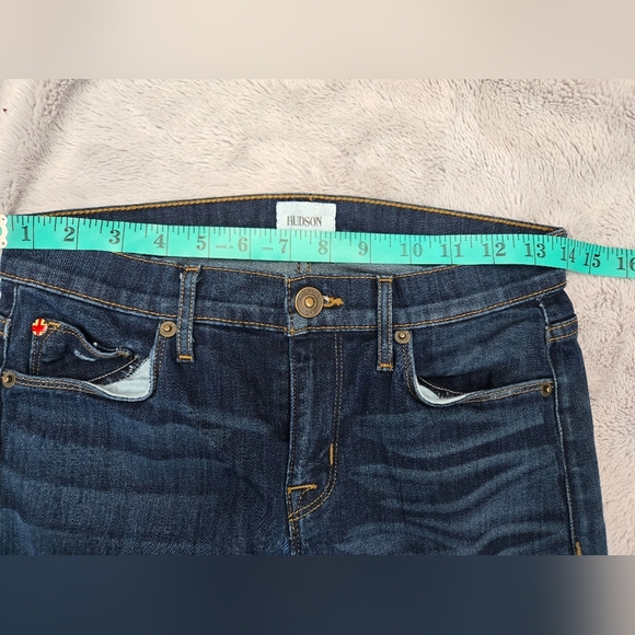 HUDSON Ellie Mid Rise Baby Boot Cut Distressed Jeans. Size 25 - Picture 10 of 14